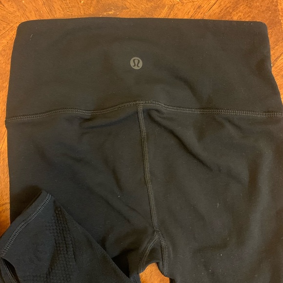 Lululemon black leggings - Picture 2 of 4